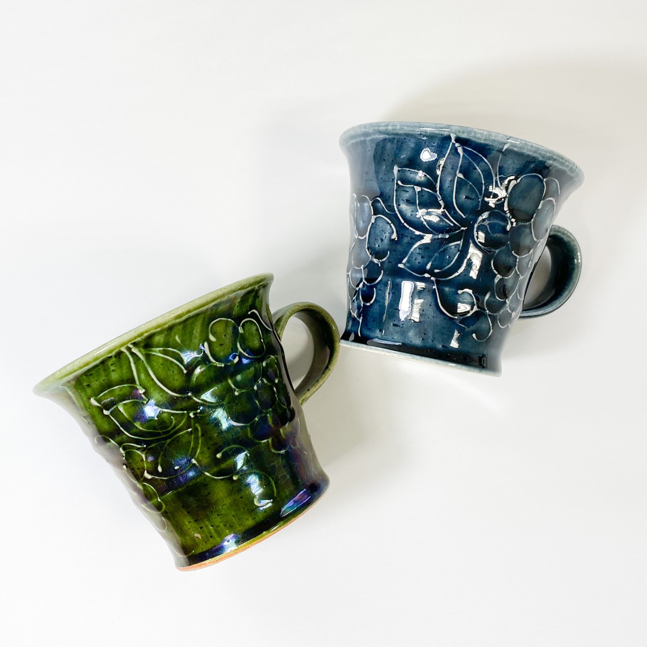 【受注販売】ルリエフぶどうマグカップ